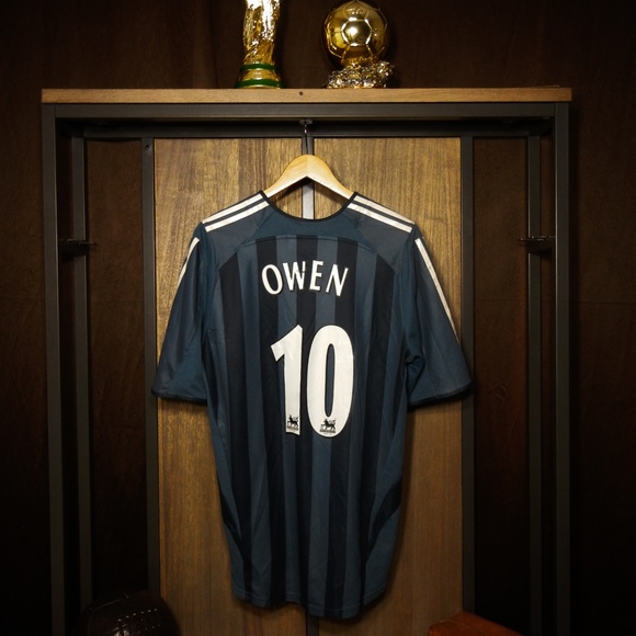 Newcastle United 2005/06 Away Jersey – Michael Owen #10 - Medium – Gray & Black - Picture 1 of 12